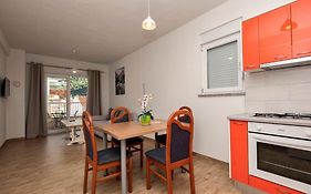 Apartmani Valentina Drvenik